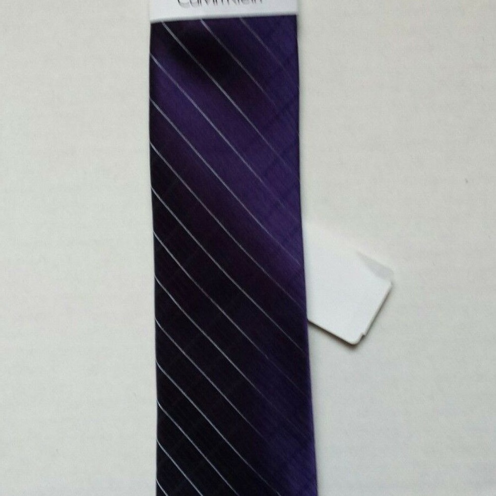 Calvin Klein Mens Tie Purple Etched Windowpane